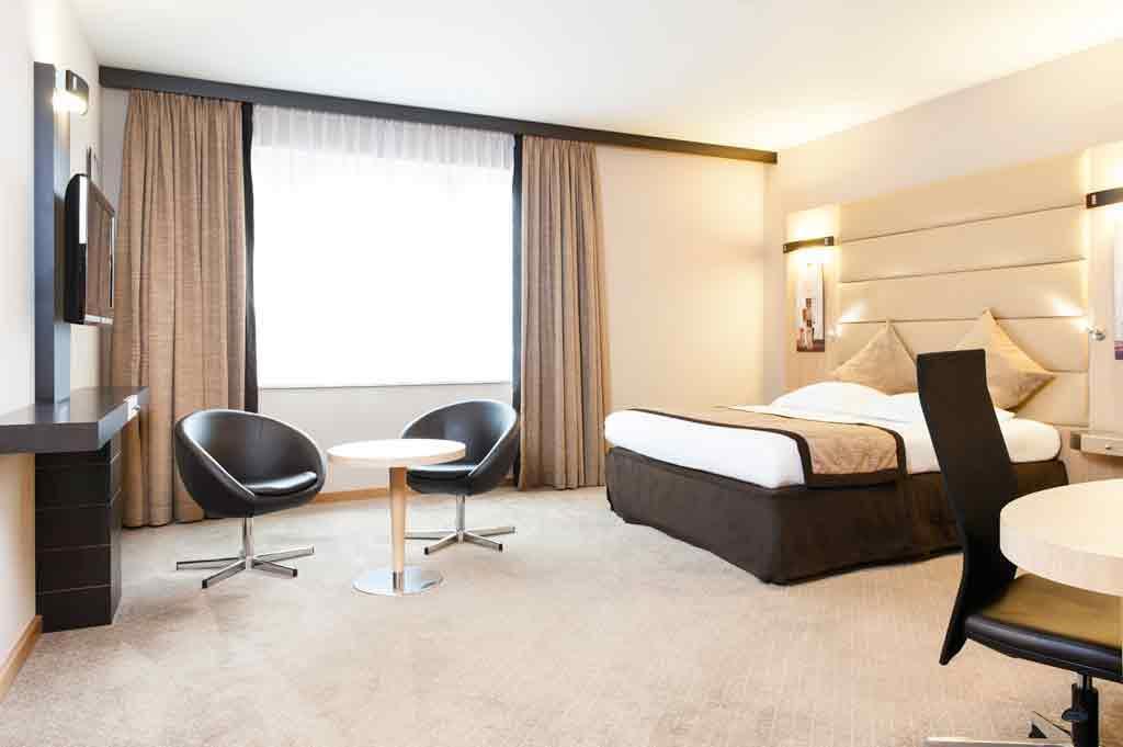 Novotel Brussels Centre Midi Saint-Gilles Exterior foto