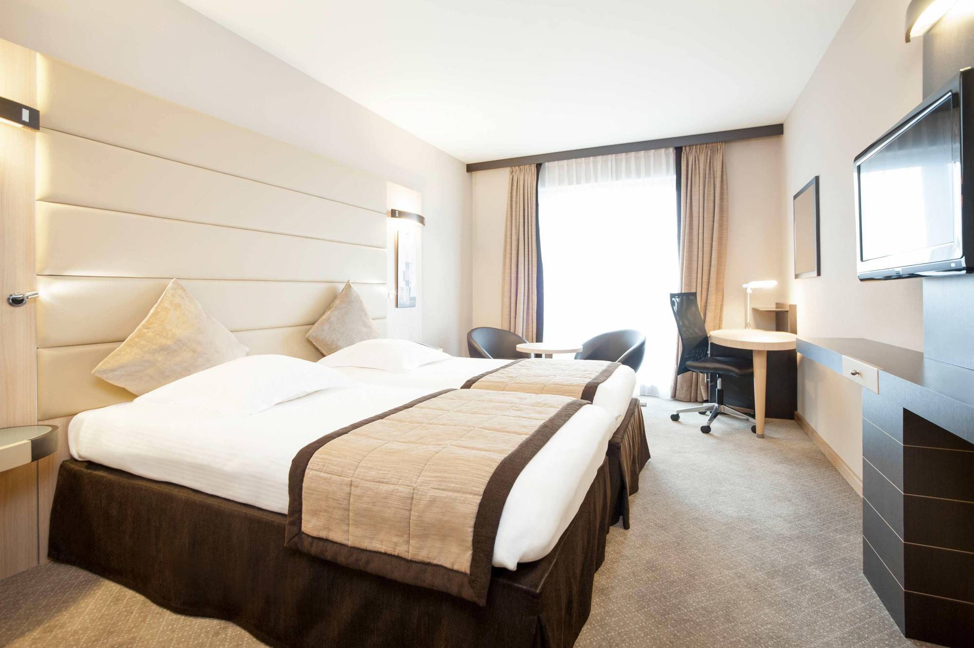 Novotel Brussels Centre Midi Saint-Gilles Exterior foto